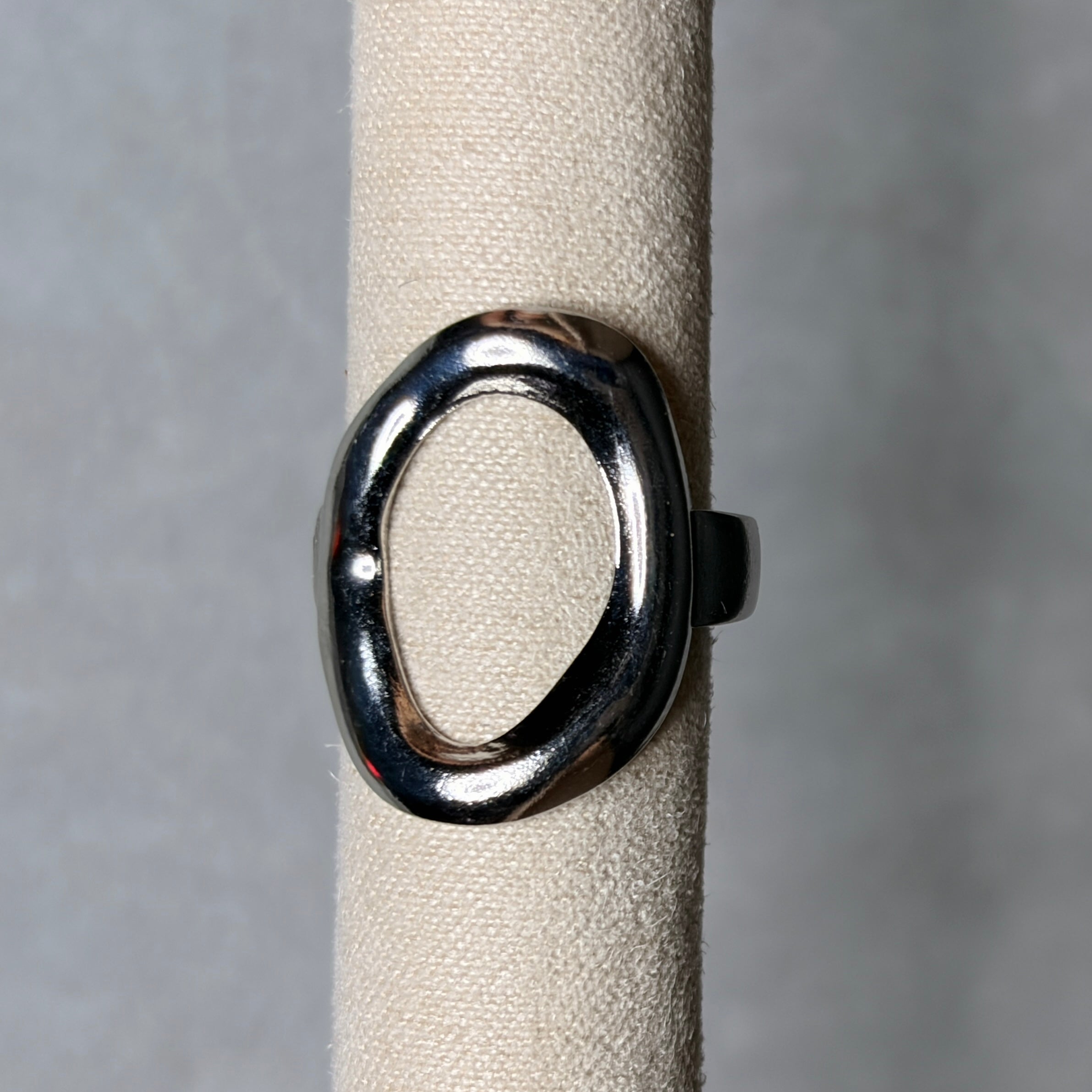 Anillo minimalista circular