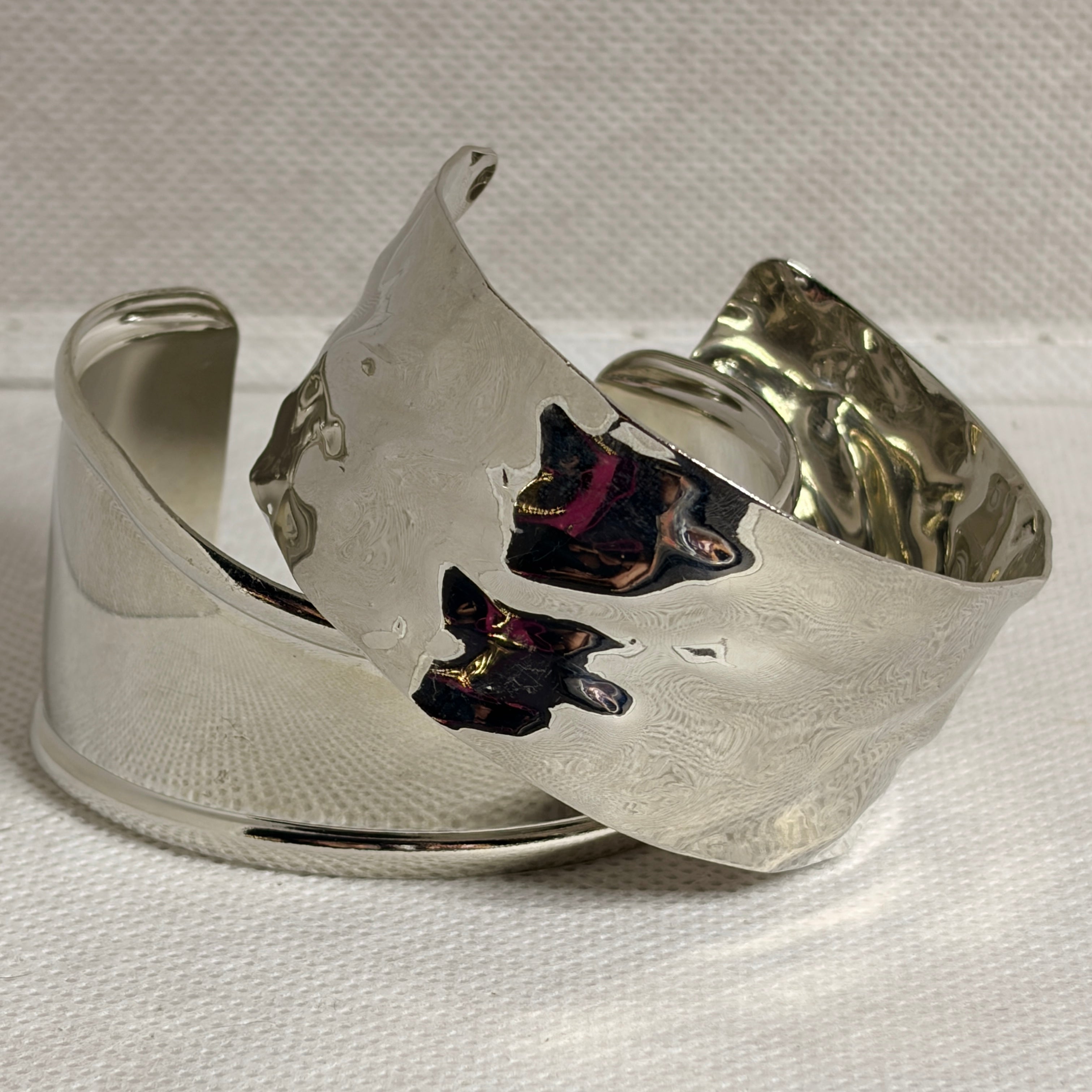 Pulsera rígida plateada