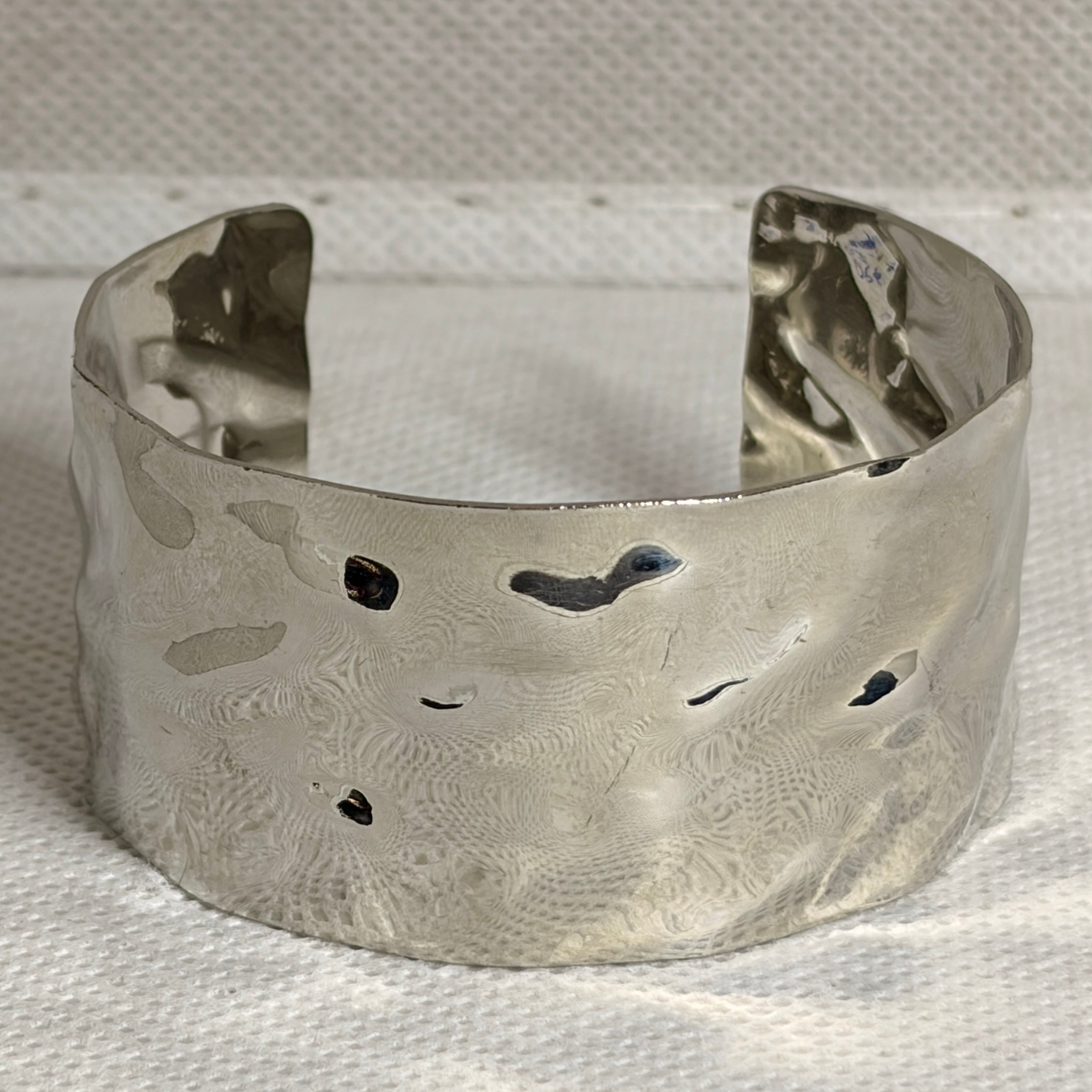 Pulsera rígida plateada
