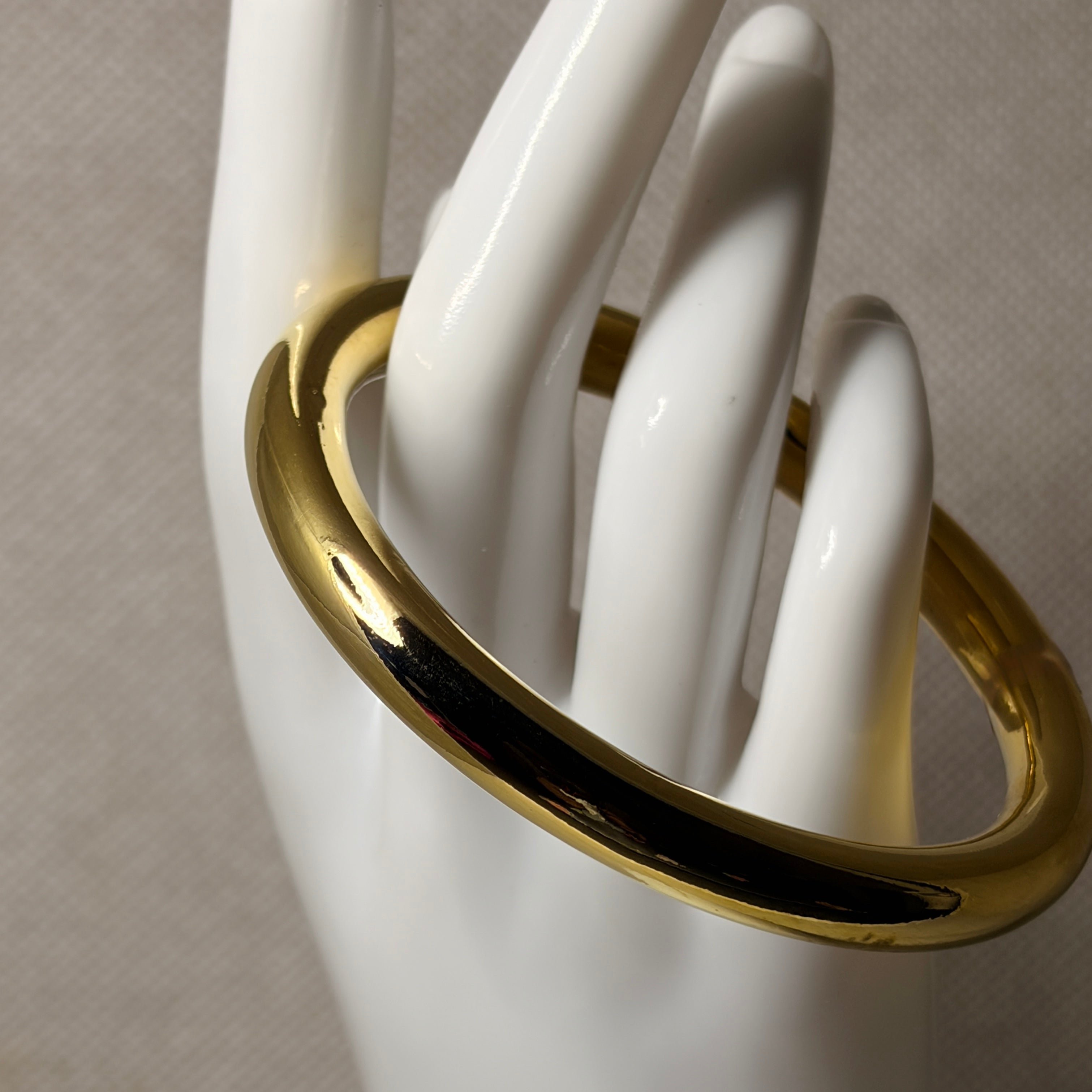 Pulsera rígida tubular